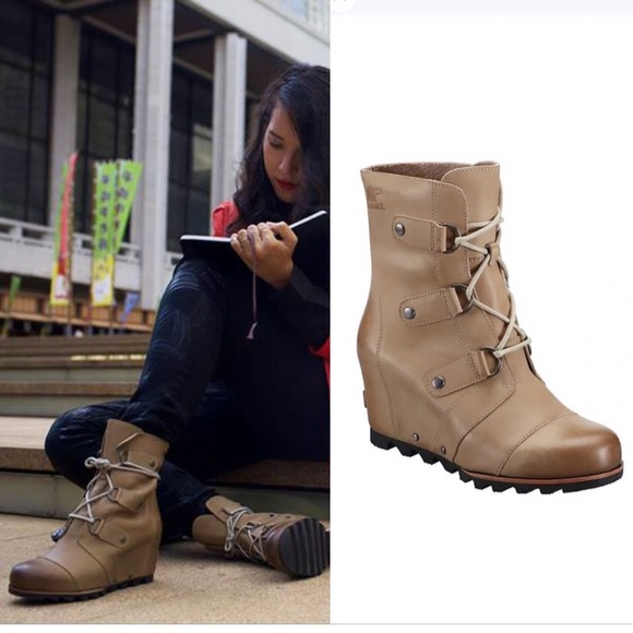 SOREL Joan of Arctic Wedge II Ankle Boots in Ash Brown Leather Sz. 8 - Picture 1 of 12